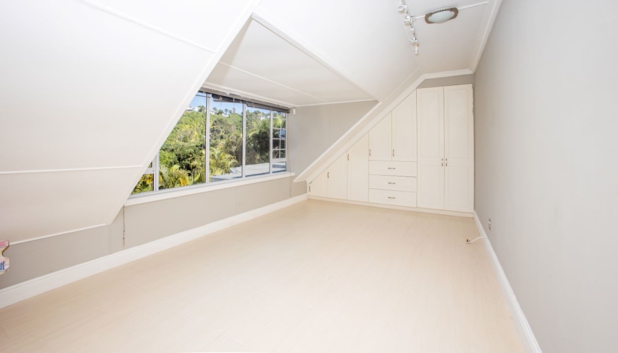 4 Bedroom Property for Sale in Beacon Bay Eastern Cape